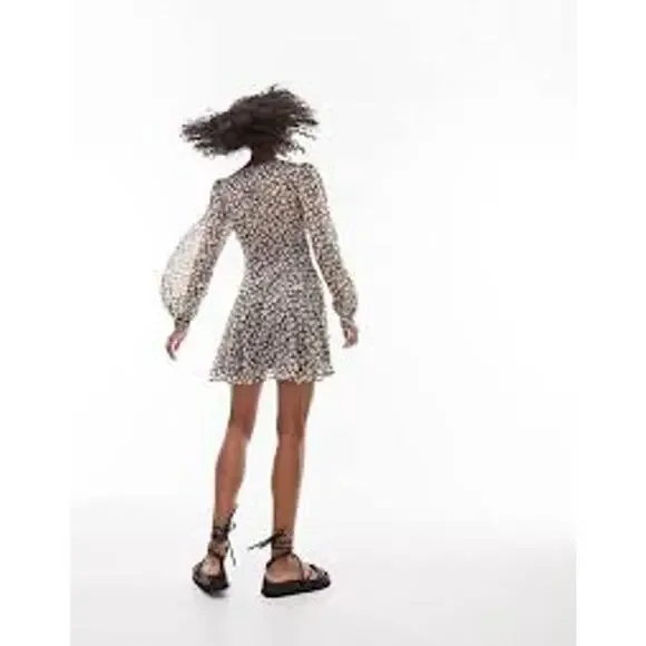 Topshop | V-Neck Mini Tea Dress in Ditsy Vintage Rose | Size 12 - Picture 3 of 8